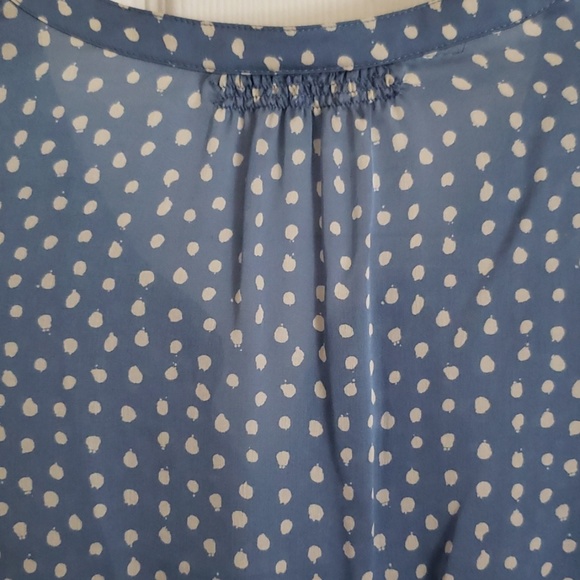 Loved Banana Republic Silk blue top - Picture 6 of 6